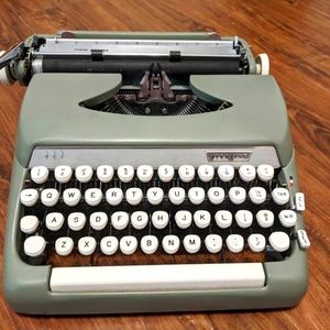 1963 Smith Corona Typewriter - Prof. Refurbished